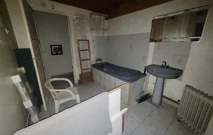 Maison ESSOUVERT (17400)  210 m2 76 000 € 