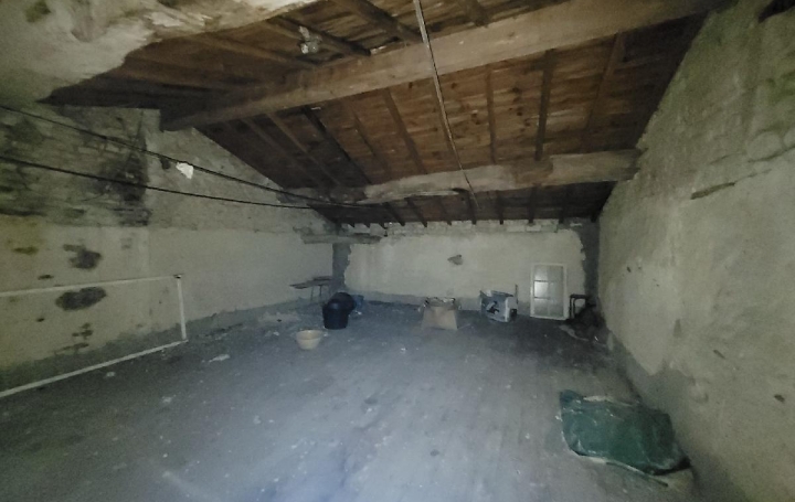 Maison ESSOUVERT (17400)  210 m2 76 000 € 