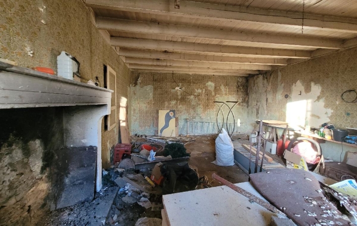 Maison ESSOUVERT (17400)  210 m2 76 000 € 