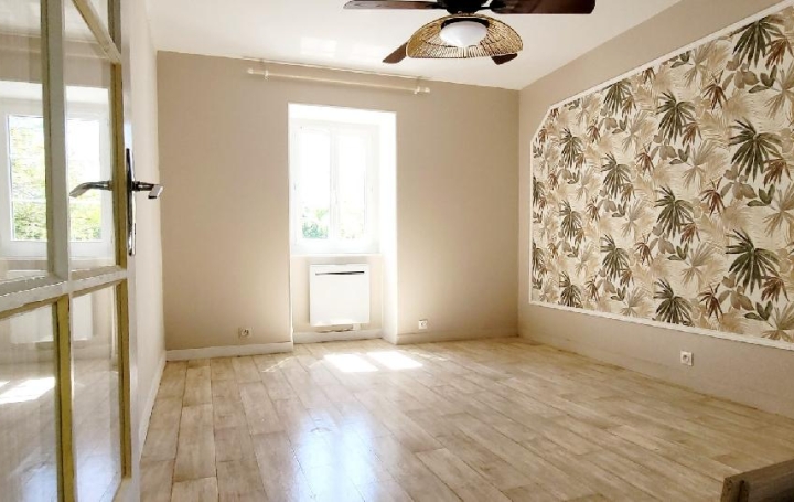 Maison SAINT-JEAN-D'ANGELY (17400)  123 m2 183 000 € 