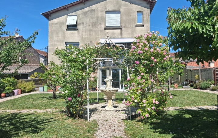 Maison / Villa SAINT-JEAN-D'ANGELY (17400) 139 m<sup>2</sup> 222 000 € 
