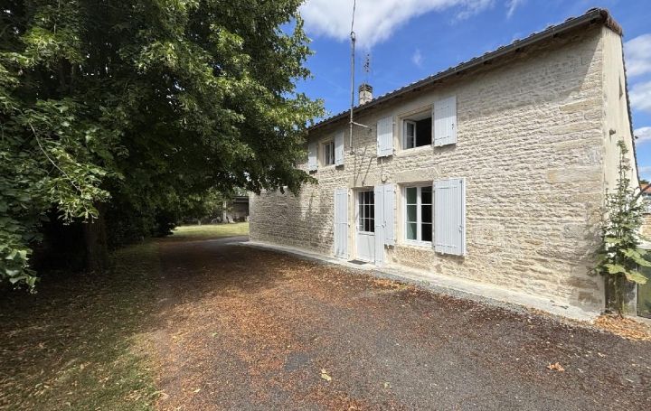 Maison LA FOYE-MONJAULT (79360)  240 m2 295 000 € 
