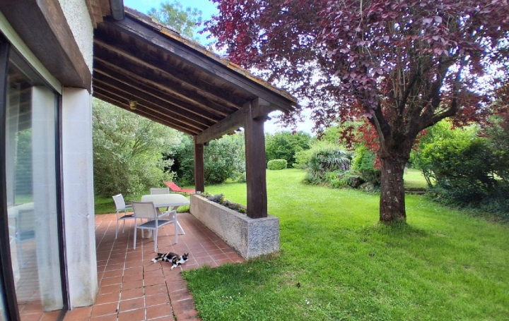 Maison LES NOUILLERS (17380)  260 m2 273 000 € 