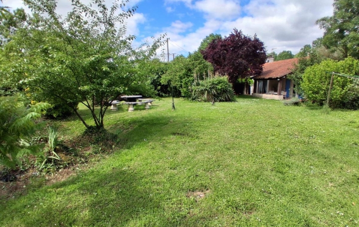 Maison LES NOUILLERS (17380)  260 m2 273 000 € 