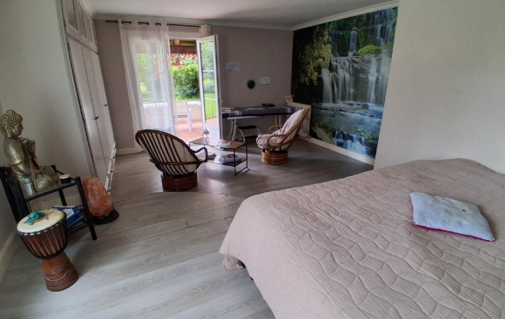 Maison LES NOUILLERS (17380)  260 m2 273 000 € 