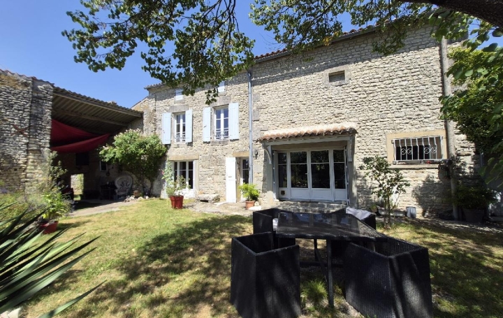 Maison LA VERGNE (17400)  180 m2 282 000 € 