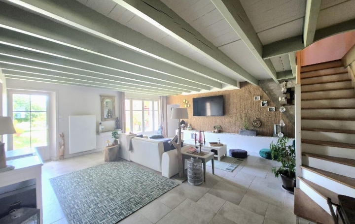 Maison LA VERGNE (17400)  180 m2 282 000 € 