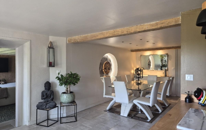 Maison LA VERGNE (17400)  180 m2 282 000 € 