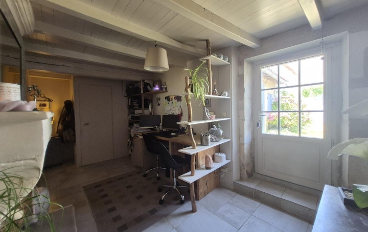 Maison LA VERGNE (17400)  180 m2 282 000 € 