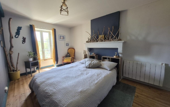 Maison LA VERGNE (17400)  180 m2 282 000 € 