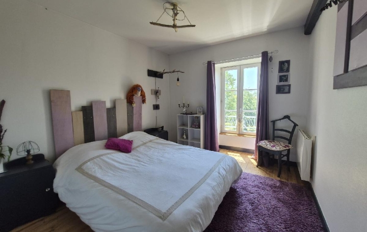Maison LA VERGNE (17400)  180 m2 282 000 € 
