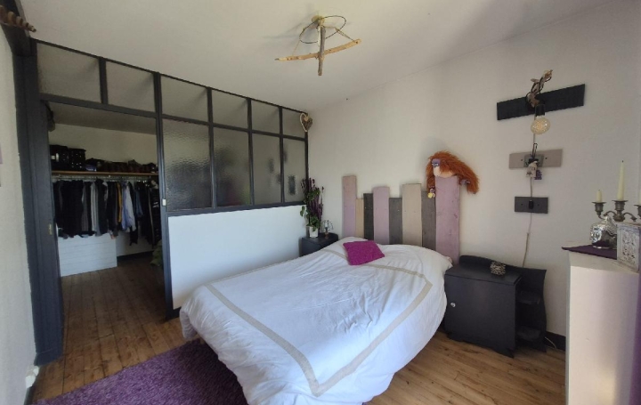 Maison LA VERGNE (17400)  180 m2 282 000 € 