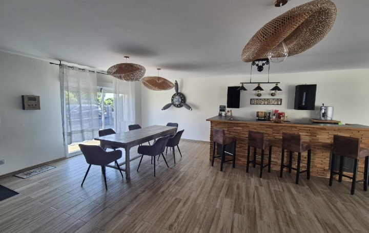 Maison SURGERES (17700)  150 m2 285 000 € 