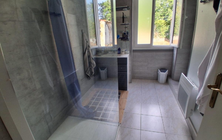 Maison SAINT-JULIEN-DE-L'ESCAP (17400)  135 m2 246 000 € 