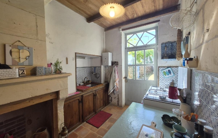 Maison SAINT-SAVINIEN (17350)  148 m2 210 000 € 