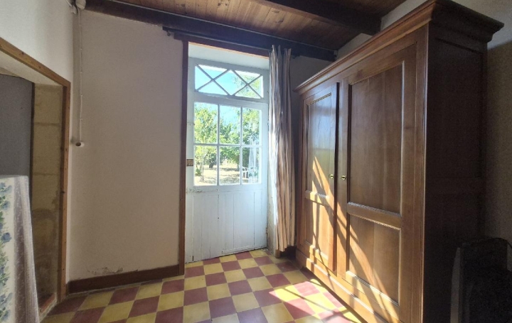 Maison SAINT-SAVINIEN (17350)  148 m2 210 000 € 