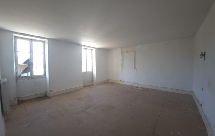Maison VERVANT (17400)  193 m2 119 000 € 