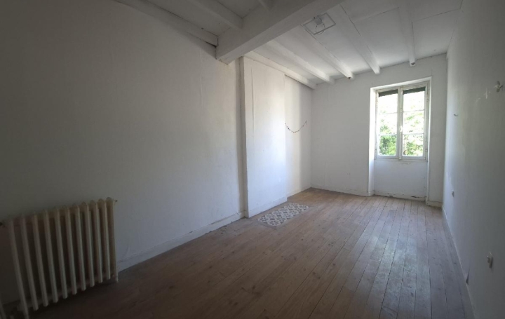 Maison VERVANT (17400)  193 m2 119 000 € 