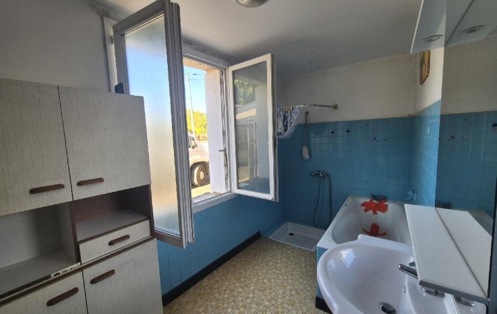 Maison DOEUIL-SUR-LE-MIGNON (17330)  172 m2 109 000 € 
