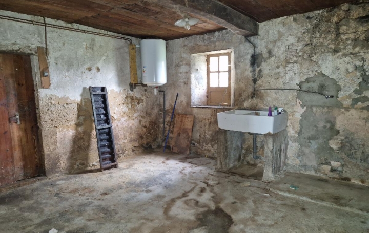 Maison LADAUX (33760)  95 m2 125 000 € 