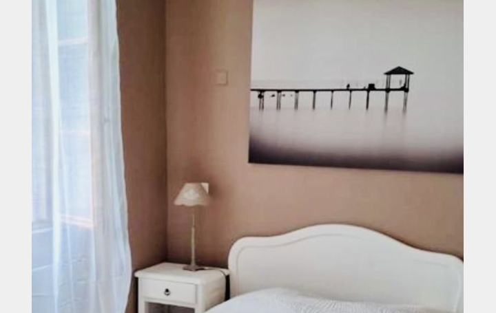 Studio ROQUEMAURE (30150)  30 m2 595 € 