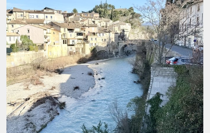 4 Pièces VAISON-LA-ROMAINE (84110)  100 m2 1 050 € 