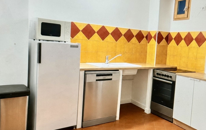 3 Pièces GIGONDAS (84190)  70 m2 650 € 