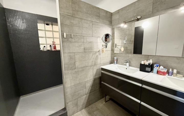 Maison VACQUEYRAS (84190)  280 m2 985 000 € 