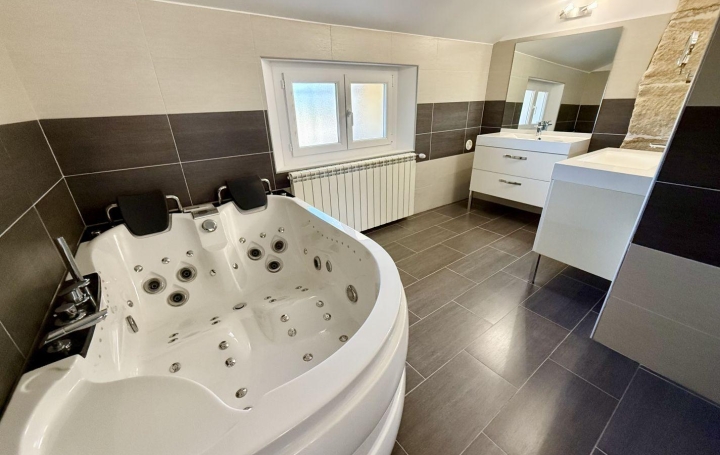 Maison VACQUEYRAS (84190)  280 m2 985 000 € 