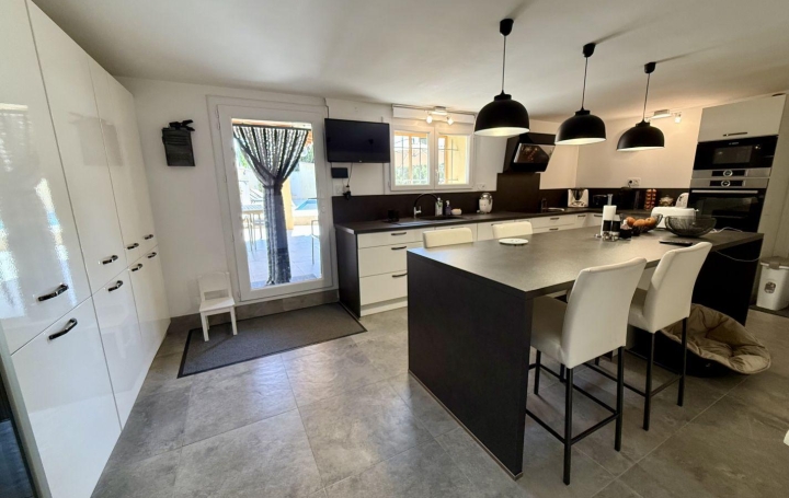 Maison VACQUEYRAS (84190)  280 m2 985 000 € 