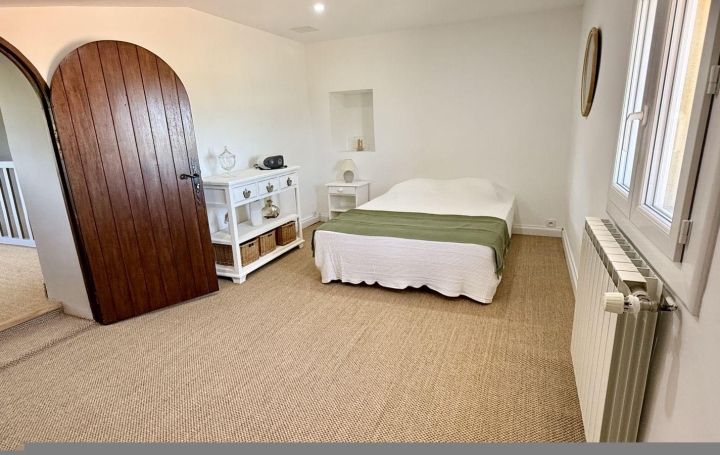 Maison VACQUEYRAS (84190)  280 m2 985 000 € 