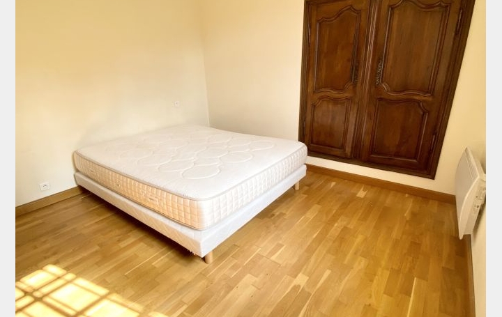 Villa CARPENTRAS (84200)  180 m2 990 000 € 