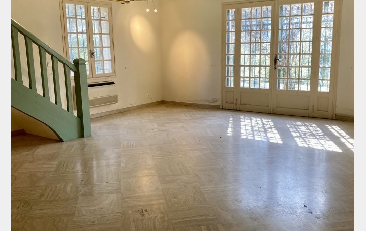 Villa CARPENTRAS (84200)  180 m2 990 000 € 