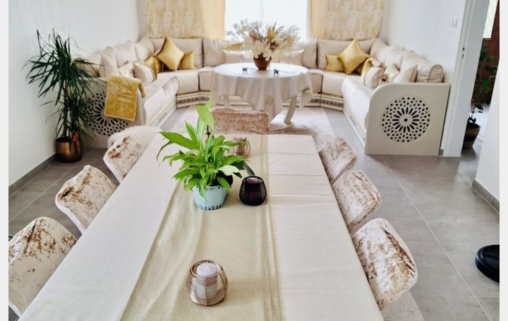 Maison de village VIOLES (84150)  160 m2 290 000 € 