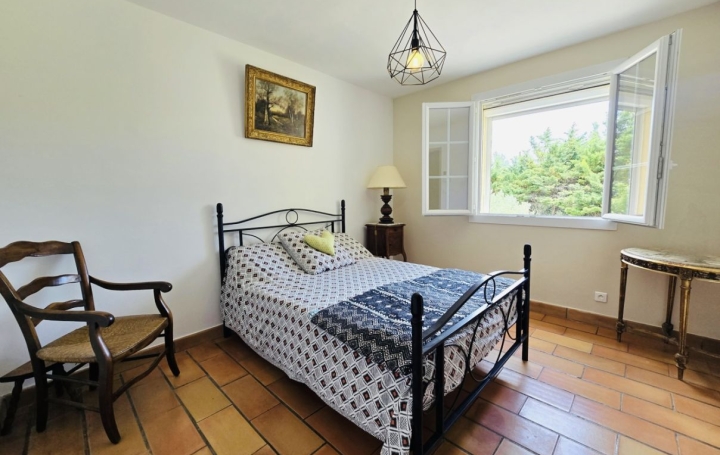 Villa VACQUEYRAS (84190)  217 m2 675 000 € 