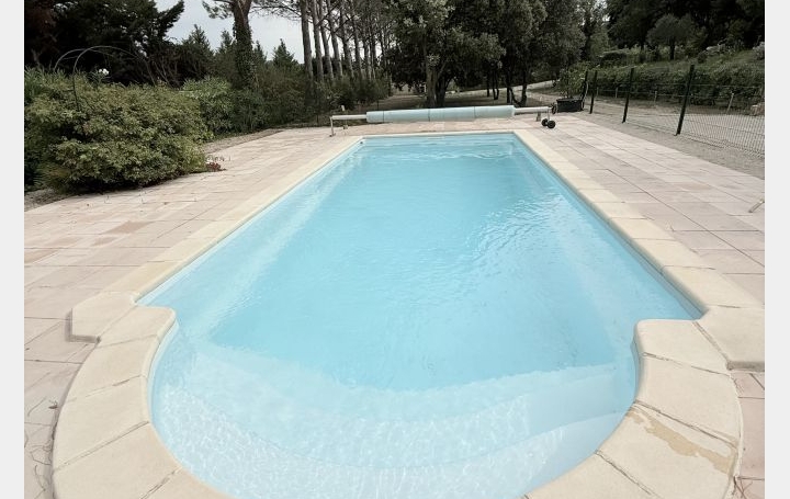 Villa VACQUEYRAS (84190)  217 m2 675 000 € 