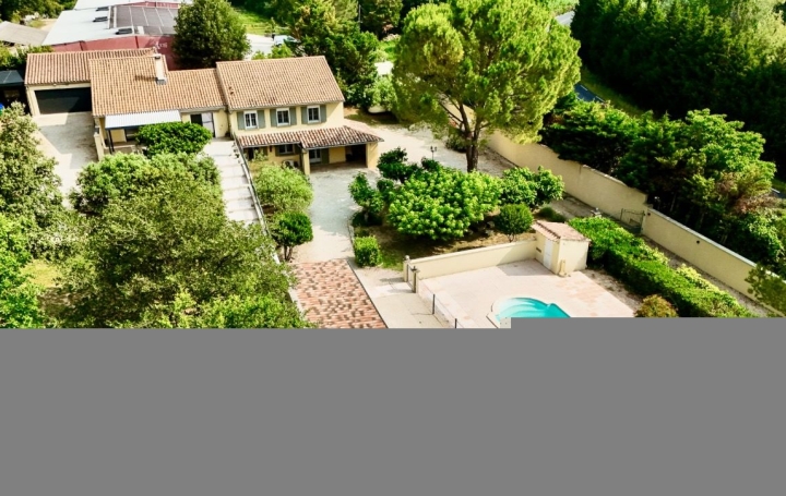 Maison / Villa VACQUEYRAS (84190) 217 m<sup>2</sup> 675 000 € 