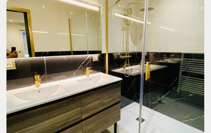 Villa JONQUIERES (84150)  450 m2 480 000 € 