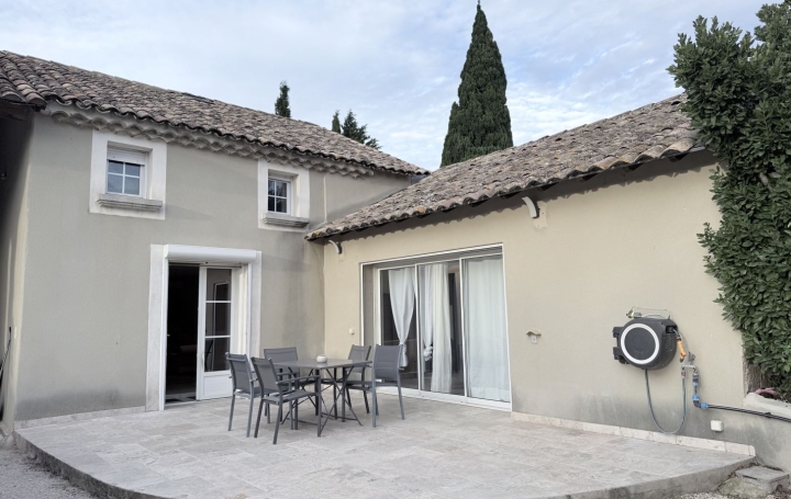 Villa JONQUIERES (84150)  450 m2 480 000 € 
