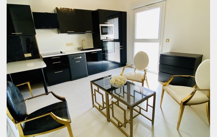 Villa JONQUIERES (84150)  450 m2 480 000 € 