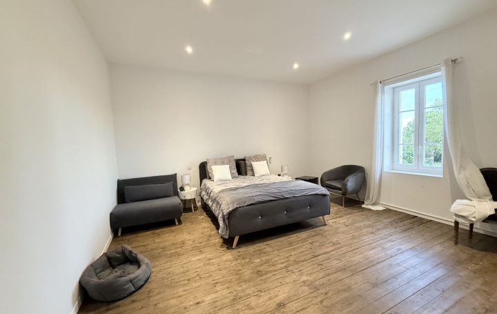 Villa JONQUIERES (84150)  450 m2 480 000 € 