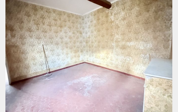 Immeuble COURTHEZON (84350)  300 m2 273 000 € 