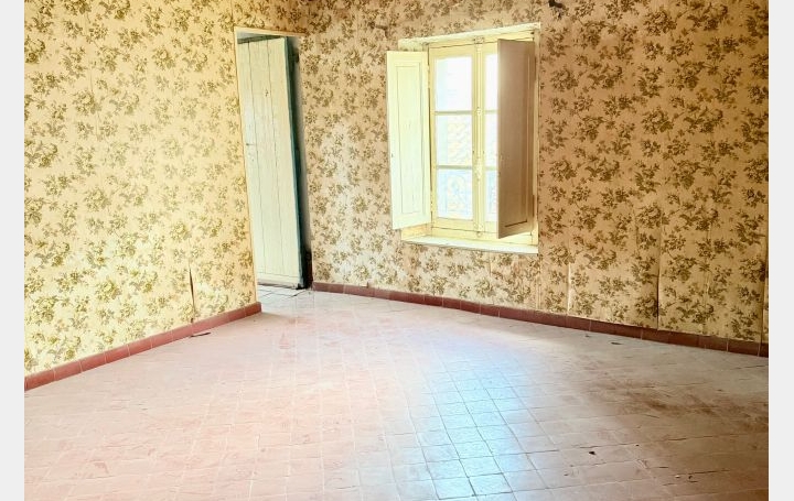 Immeuble COURTHEZON (84350)  300 m2 273 000 € 