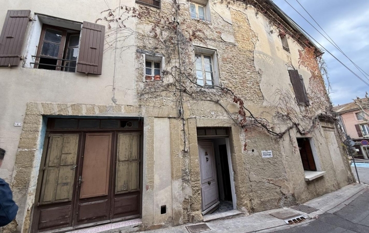 Immeuble COURTHEZON (84350)  200 m2 160 000 € 