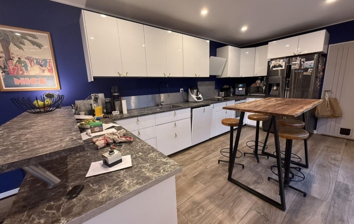 Villa BEAUMES-DE-VENISE (84190)  166 m2 690 000 € 