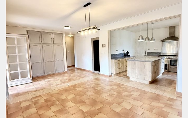 Maison SARRIANS (84260)  135 m2 440 000 € 