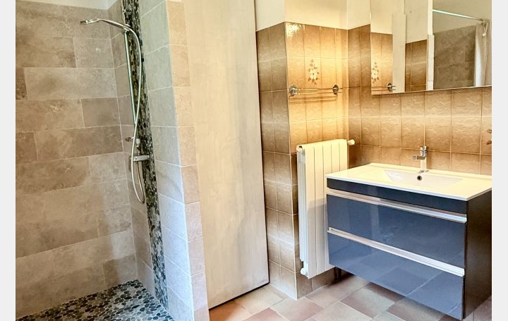 Maison SARRIANS (84260)  135 m2 440 000 € 