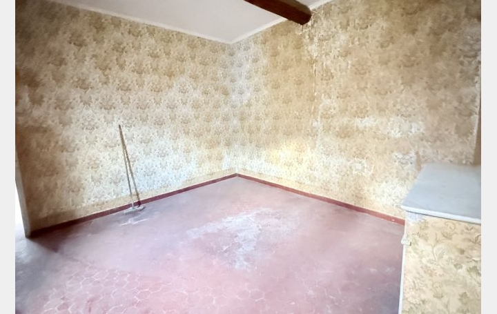 Maison de village COURTHEZON (84350)  300 m2 195 000 € 