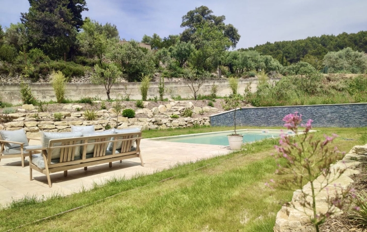 Villa VACQUEYRAS (84190)  105 m2 450 000 € 