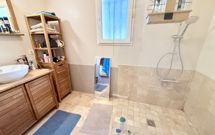 Villa VACQUEYRAS (84190)  105 m2 450 000 € 